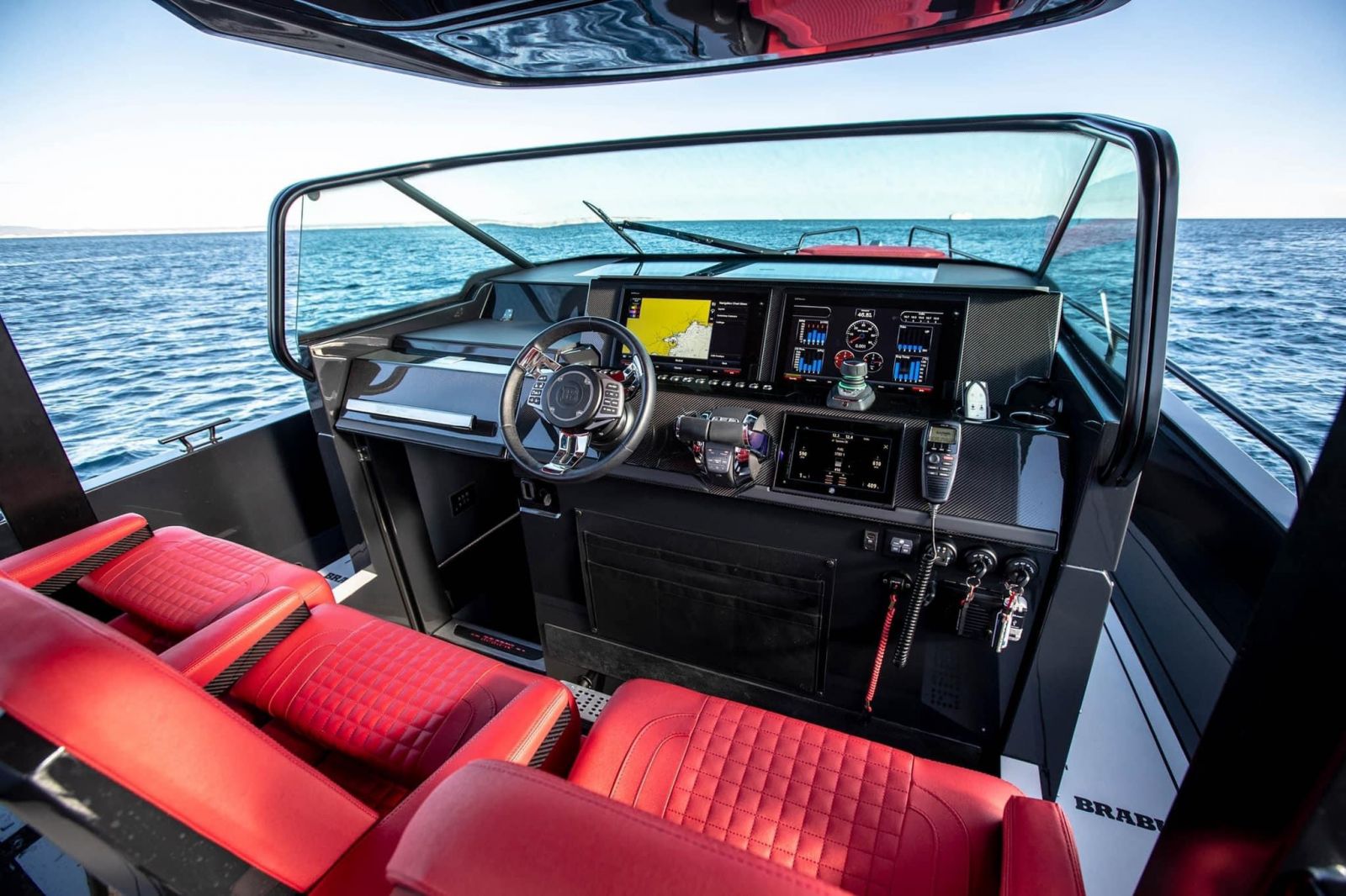 chi phí thuê du thuyền đua Brabus Shadow 800 chi phí thuê du thuyền đua Brabus Shadow 800